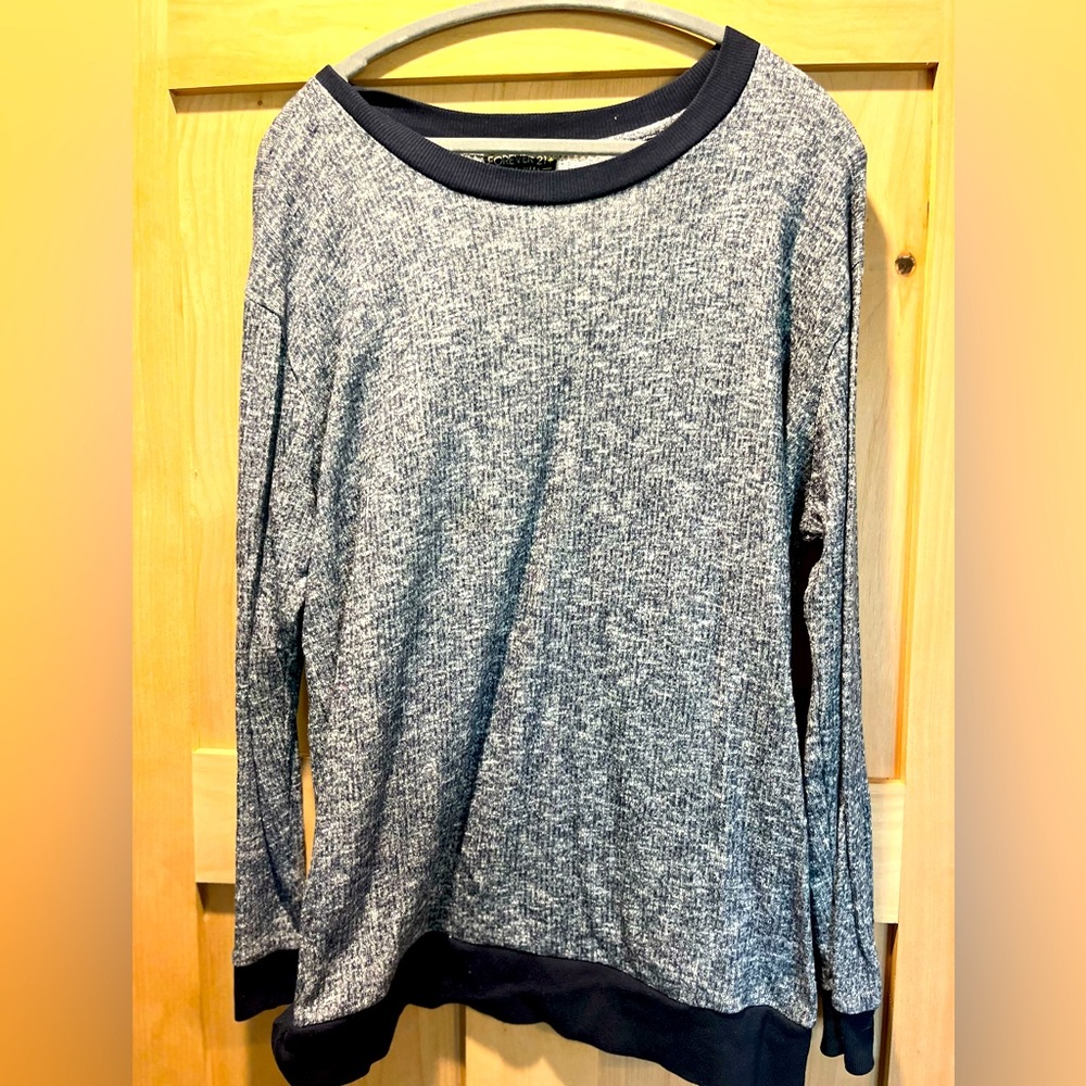 Women’s Forever 21 navy heathered long sleeve shirt.